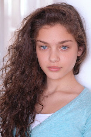 Cover image for Odeya Rush