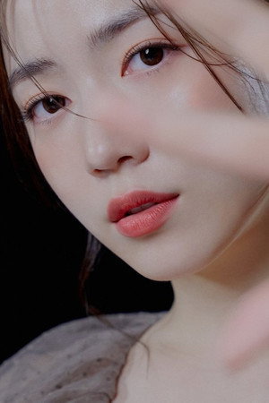 Cover image for 류화영
