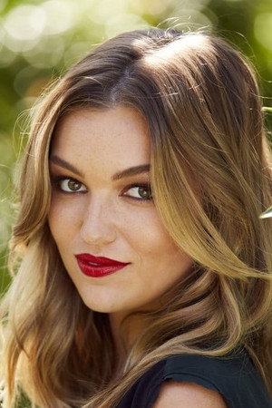 Cover image for Lili Simmons