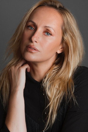 Cover image for Marisa Cruz