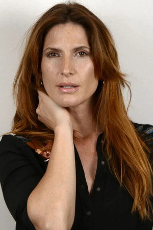 Cover image for Amparo Alcaraz