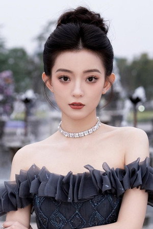 Cover image for 罗予彤