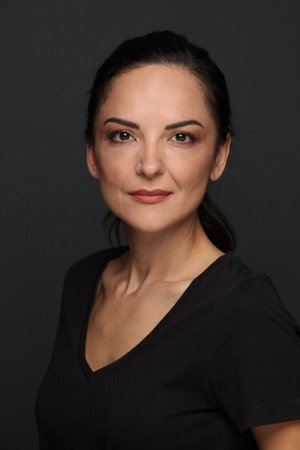 Cover image for Dilek Aba