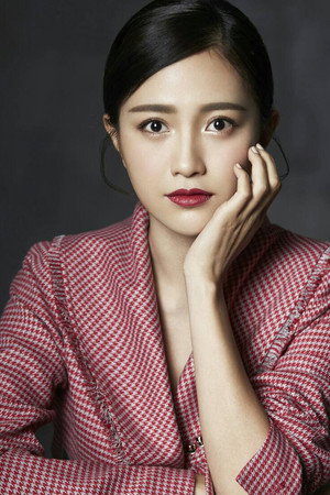Cover image for 包文婧
