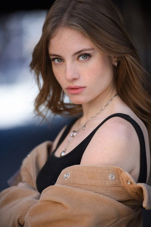 Cover image for Isabelle Poloner