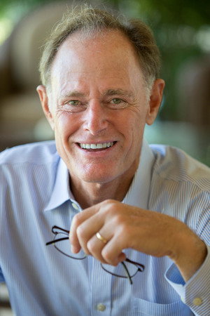 Cover image for David Perlmutter