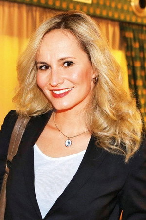 Cover image for Monika Absolonová