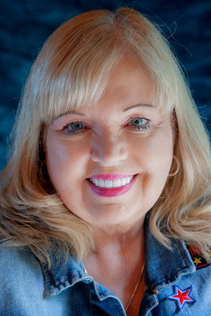 Cover image for Shelley Gold