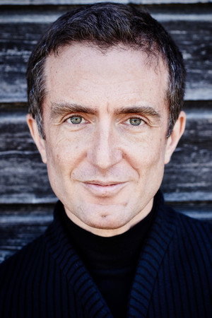 Cover image for Tedi Papavrami