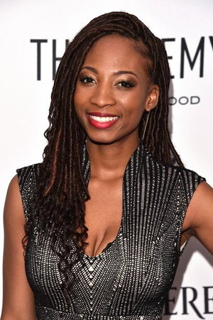 Cover image for Shondrella Avery