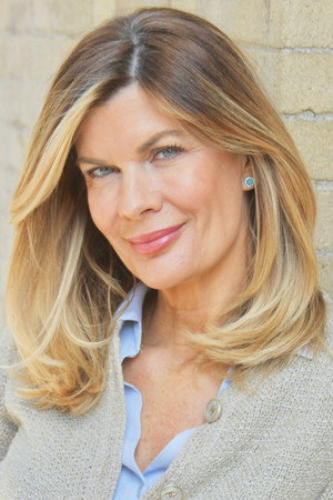 Cover image for Mia Matthews