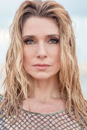 Cover image for Leticia Spiller