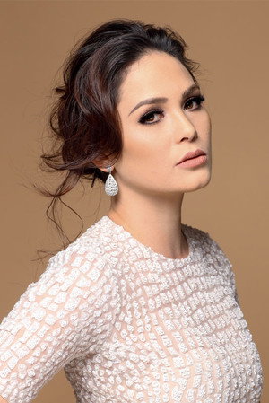 Cover image for Kristine Hermosa