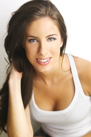 Cover image for Claire Cavalheiro