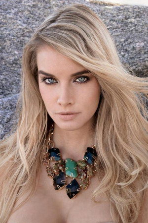 Cover image for Emily Maddison