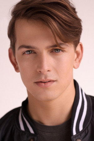 Cover image for Aiden Howard