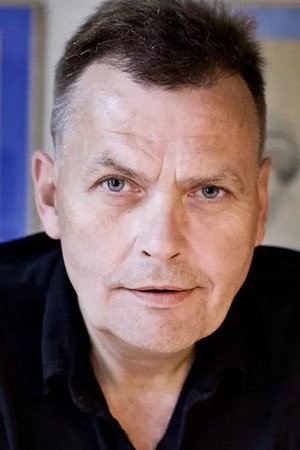 Cover image for Henrik Petersen