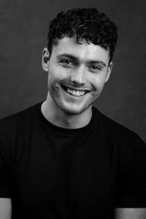Cover image for Tom Lewis