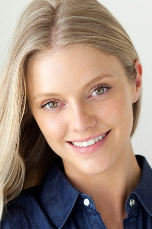 Cover image for Elle Evans