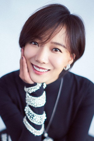 Cover image for 王珞丹