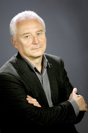 Cover image for Виктор Манаев
