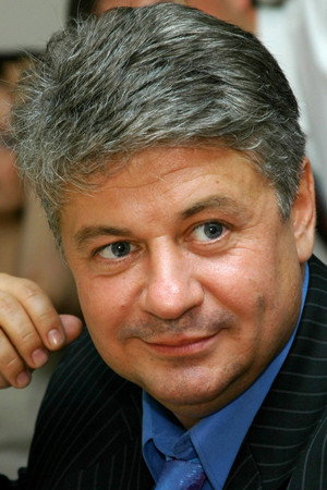 Cover image for Анатолий Зиновенко