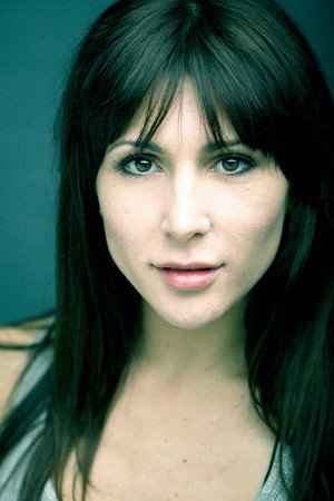 Cover image for Gina Varela