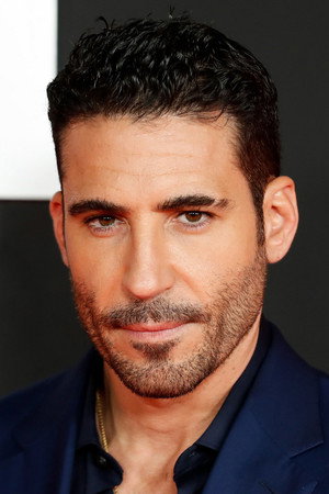 Cover image for Miguel Ángel Silvestre