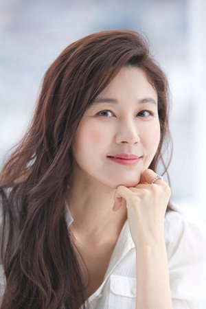 Cover image for 김하늘