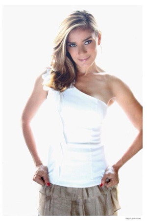 Cover image for Amara Villafuerte