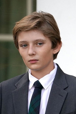 Cover image for Barron Trump