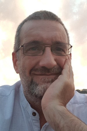 Cover image for David Chandler