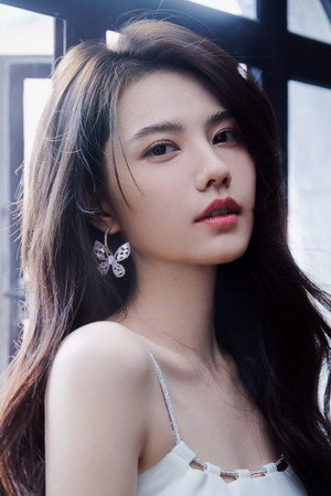 Cover image for 姜珮瑶
