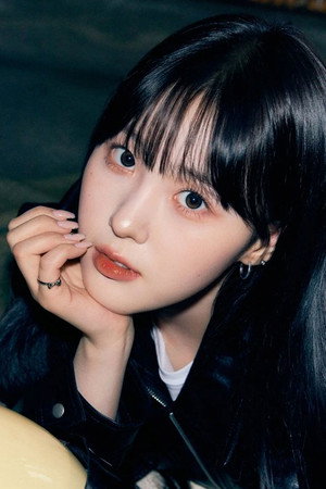 Cover image for 김채현