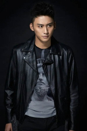 Cover image for Robin Luo
