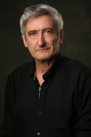 Cover image for César Cambeiro