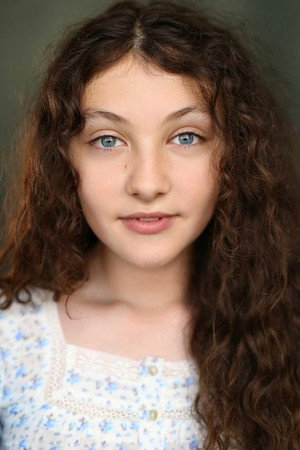 Cover image for Chloe Raphael