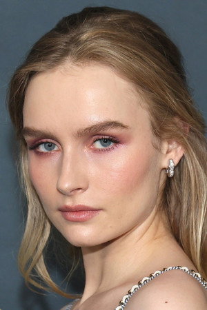 Cover image for Olivia DeJonge