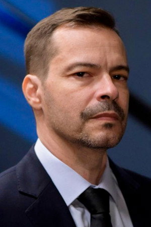 Cover image for Heitor Martinez