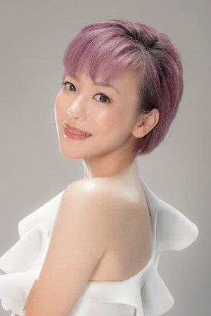 Cover image for 梁敏儀