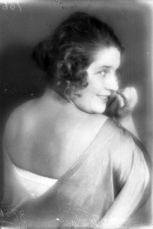 Cover image for Polina Nyatko