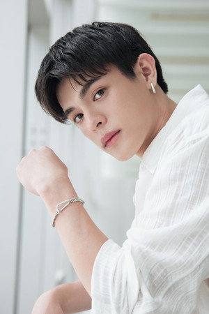 Cover image for 邱以太