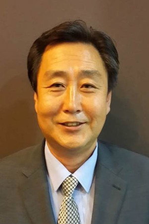 Cover image for Lim Yong-soon