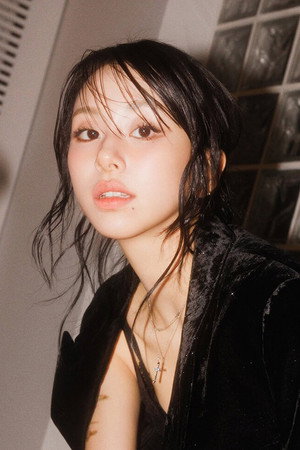 Cover image for 채영