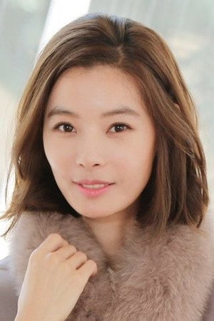 Cover image for   윤소이