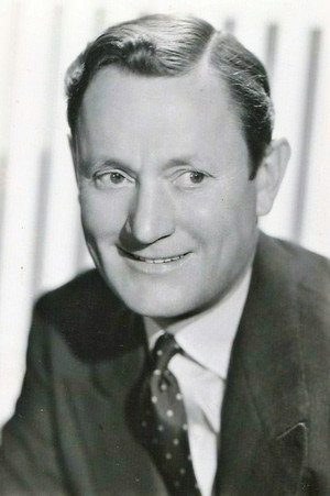 Cover image for Roscoe Karns