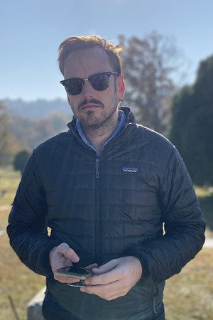 Cover image for Elliott Barker