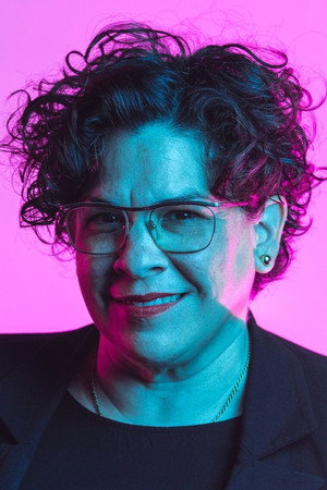 Cover image for Carmen Pelaez