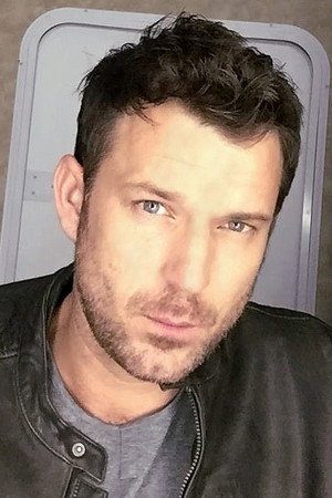Cover image for Wil Traval