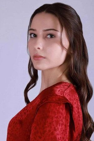 Cover image for Elçin Zehra İrem
